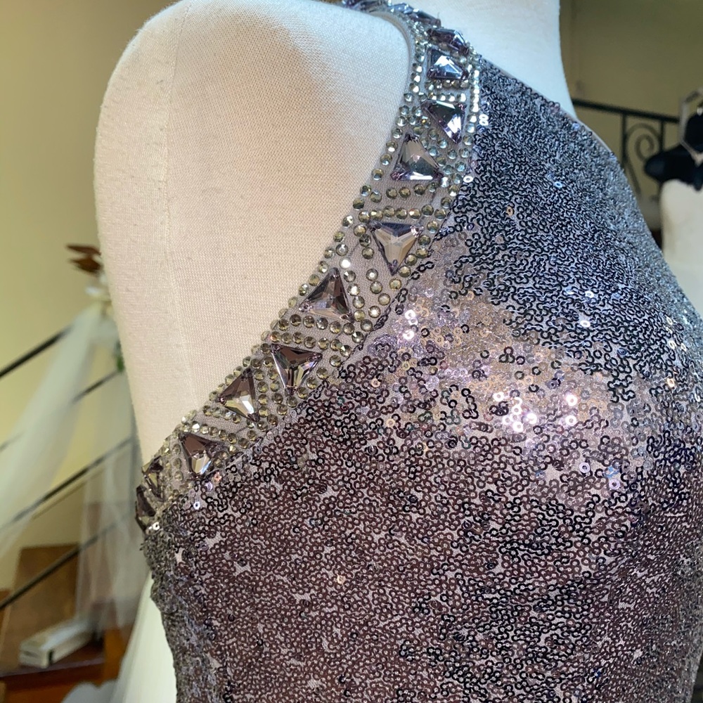 Gown - Picture 3 of 5